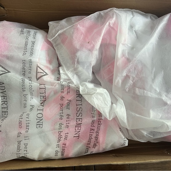 NIB Size Large Pink and White Kids/Youth Roller Skates Light Up Wheels - Picture 4 of 12